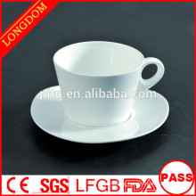 2014 hot sale factory directly porcelain coffee cup set with triangle sauce